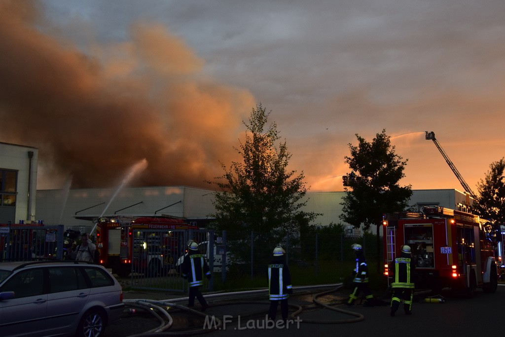 Grossbrand Halle Troisdorf Kriegsdorf Junkersring P298.JPG - Miklos Laubert